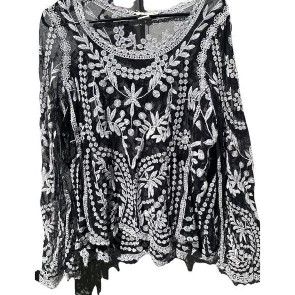 Vintage Vivid Importers of NY Women’s Sz Large Flower Black White Top Blouse